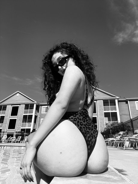 Ley Ley model nudes archive