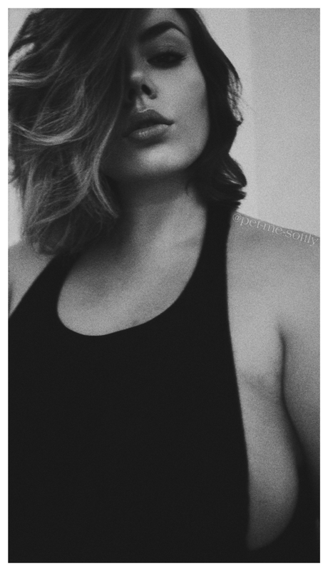 Pet Me Softly nudes model pic