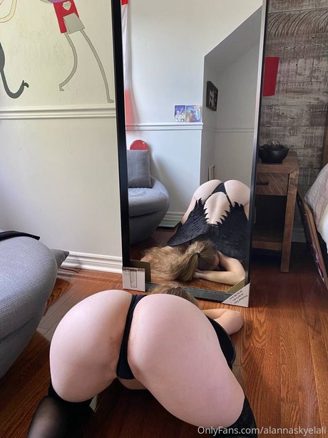 Alanna Laliberte free pornstar pics