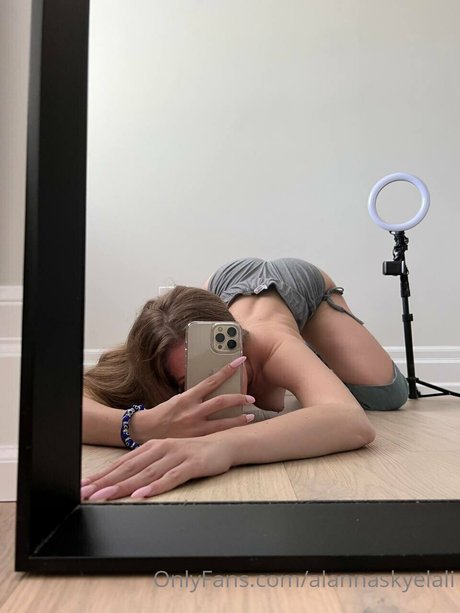 Alanna Laliberte art star images