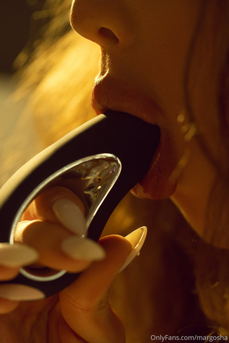 Margosha_ naked actress image