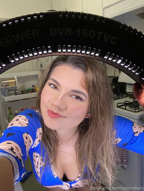 flat chested onlyfans free naked image