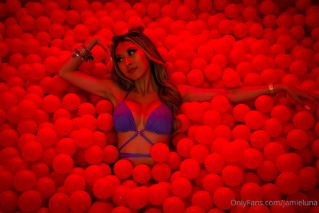 Jamie Luna pornographic model pictures