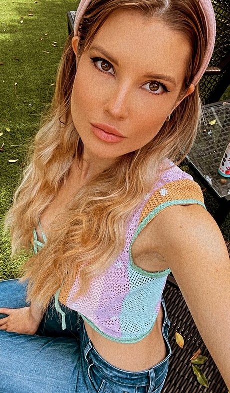 Amanda Cerny porn actress photo