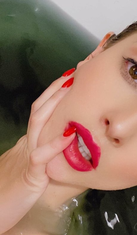 thick latina milf onlyfans nude image