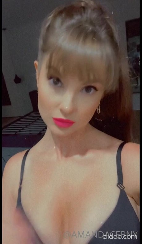 shemale handjob onlyfans beautiful xxx archive