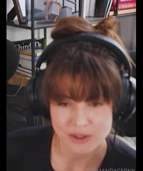 Amanda Cerny star exclusive image