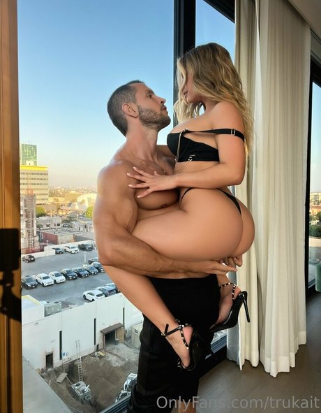 big tits brunette onlyfans nude img