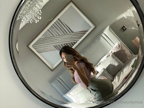 fansly onlyfans porno photos