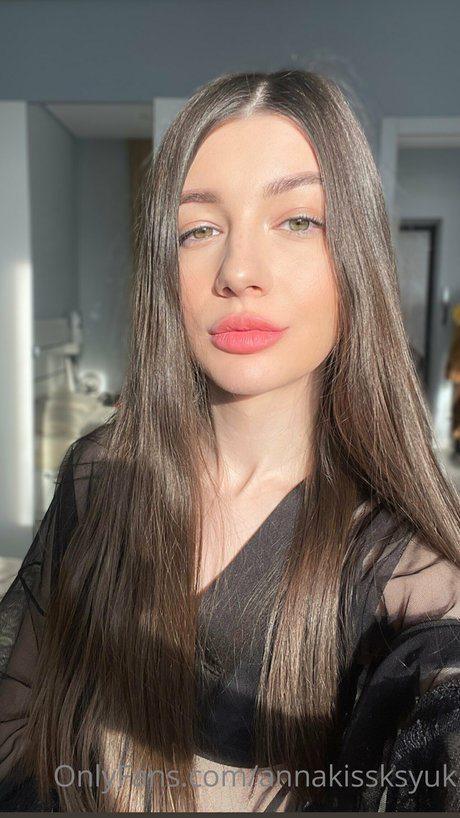 Petite Doll_ perfect model pic