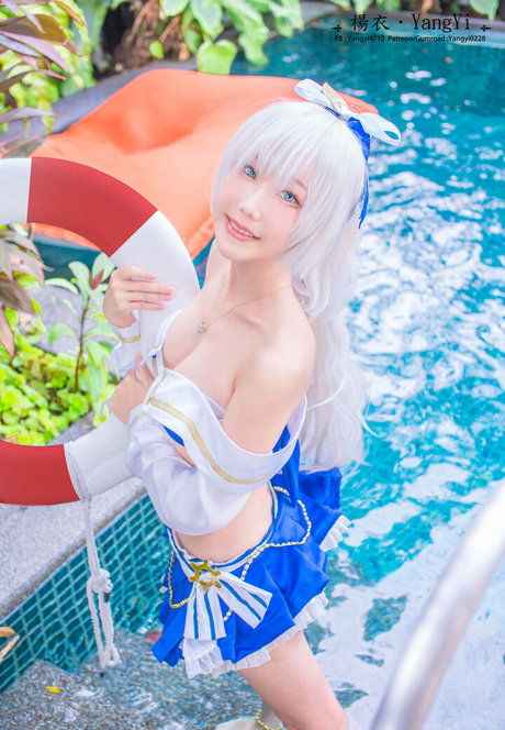 _YangYi naked pornstar image