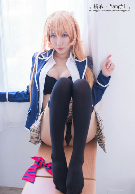 _YangYi star pretty img