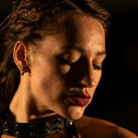 Art Rdug Show model nude pic