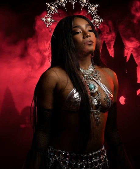 ZynahBear star adult gallery