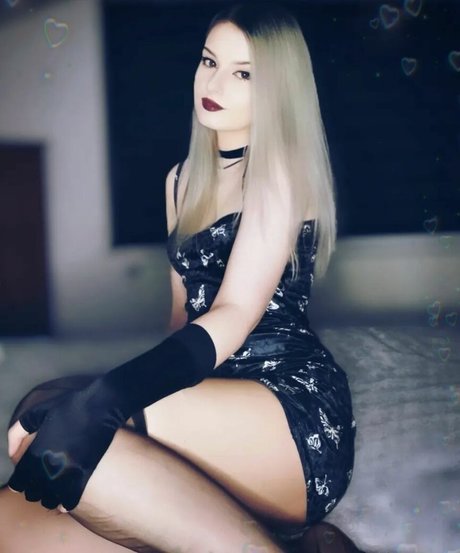 zswaez model top photo