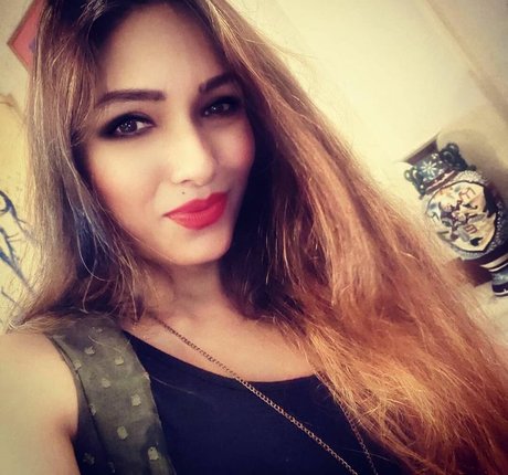 Zoya Rathore pornstar beautiful photos