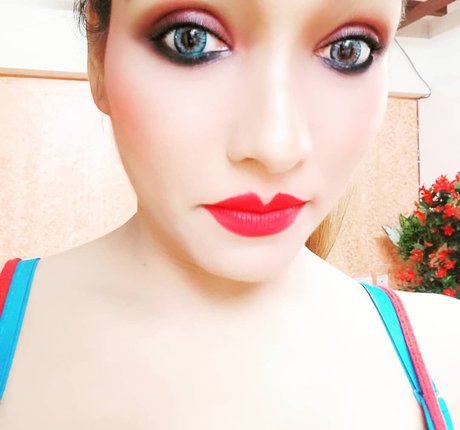 Zoya Rathore sexy star pics