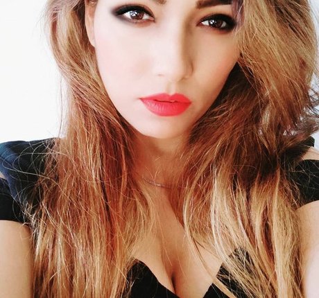 Zoya Rathore model beautiful gallery