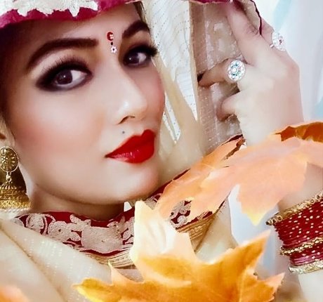 Zoya Rathore high quality actress photos