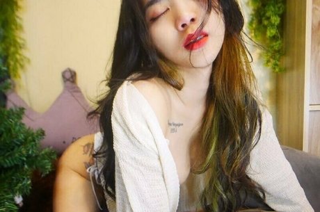 big tits mom onlyfans hot porn image