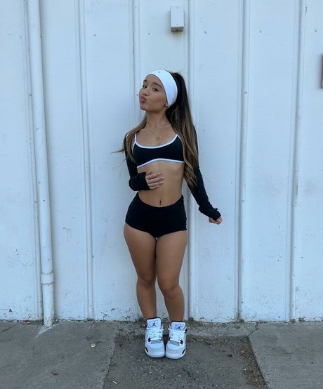 Alahnaly naked pornstar pic