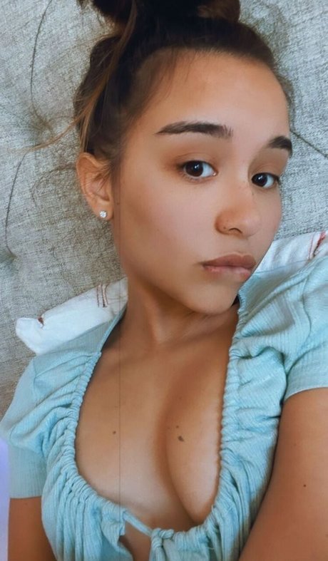 Alahnaly hd pornstar pic