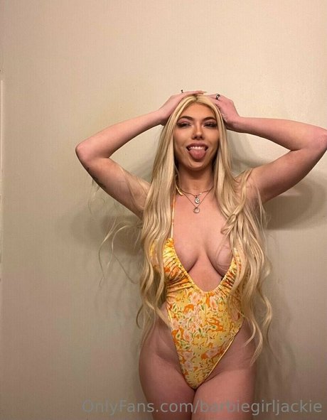 Barbiegirljackie beautiful pornstar img