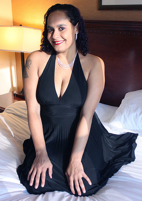 Bella Love model perfect photos