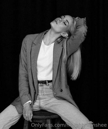 Naughtybanshee model perfect pic