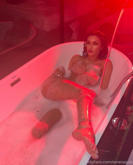 Serena Sula model sexy photos