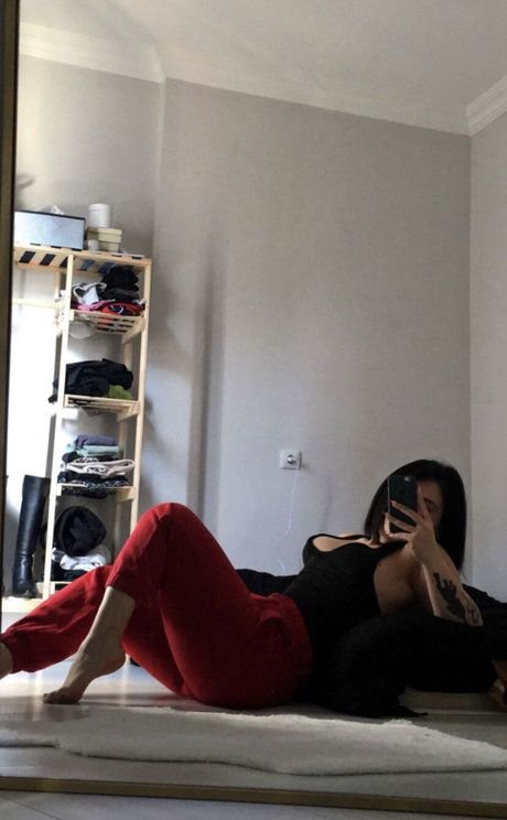 Benhaze44 pornstar nude archive