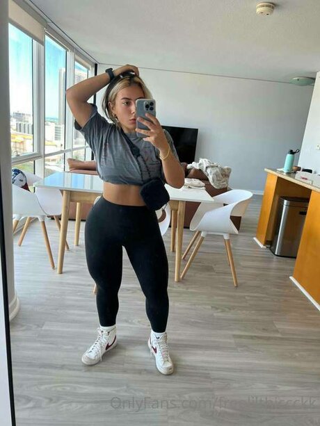 Lilthiccckktv xxx star picture