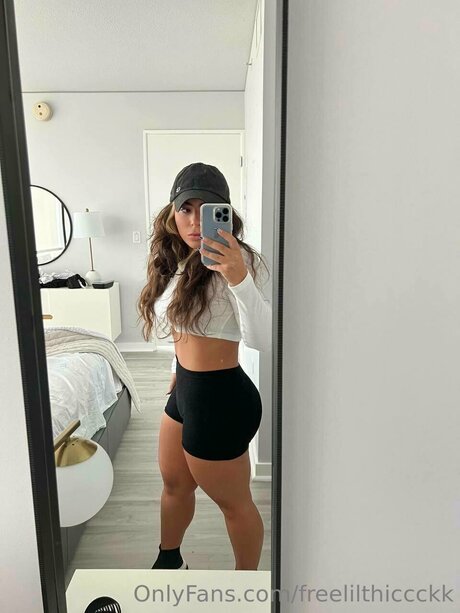 Lilthiccckktv hd pornstar pic