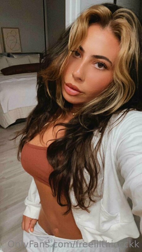 hairy legs onlyfans hot pic