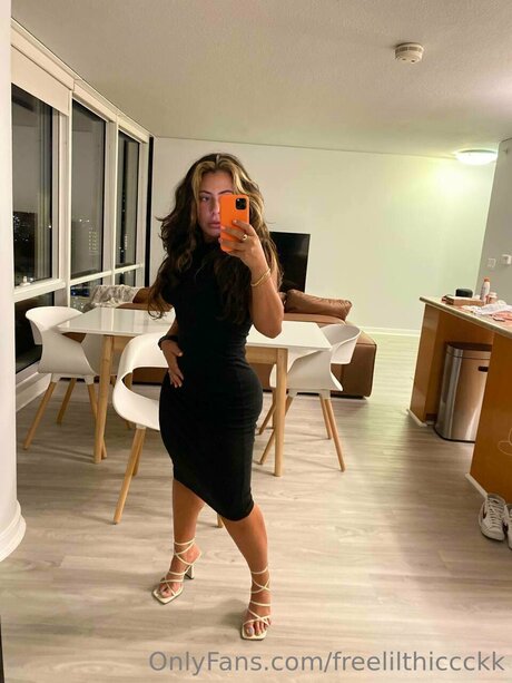 Lilthiccckktv model pornographic photos