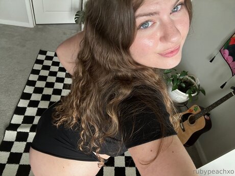 Rubypeachxo pornographic star images