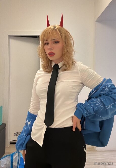 Meowriza model nude picture