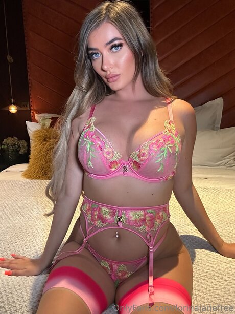 Lorinajanefree erotic pornstar img