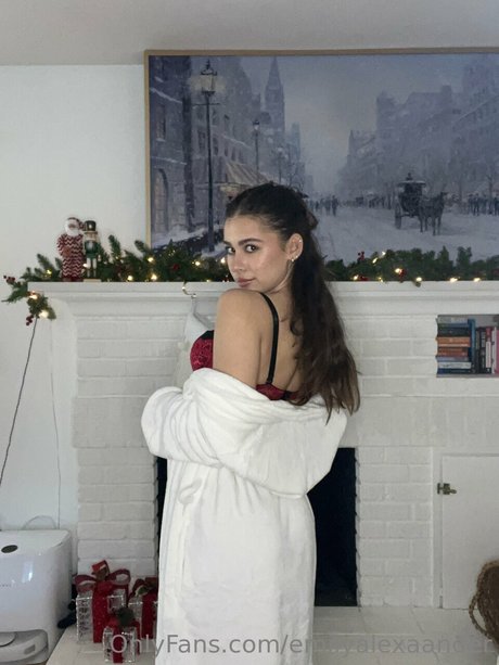 Emily Alexander star img