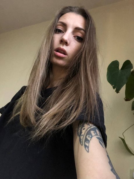 Kris naughty perfect model pics