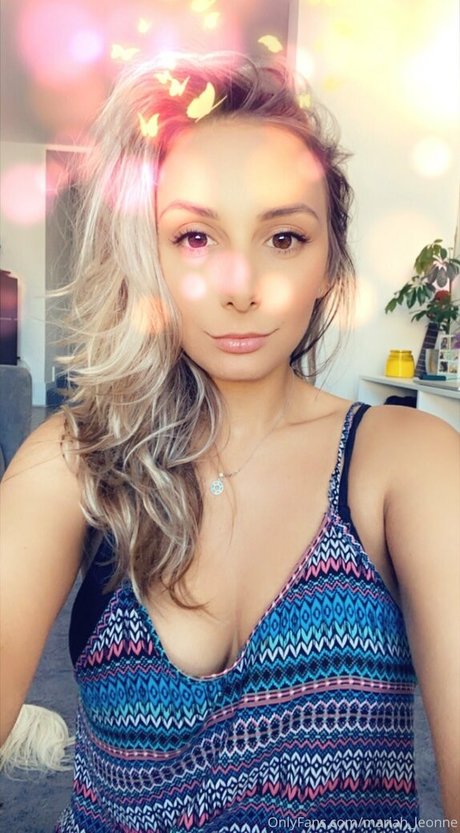 Mariah Leonne Photo Gallery