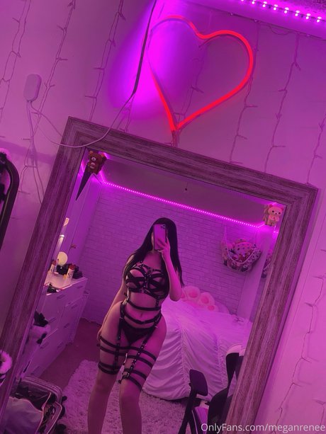 Meganrenee sex model photo