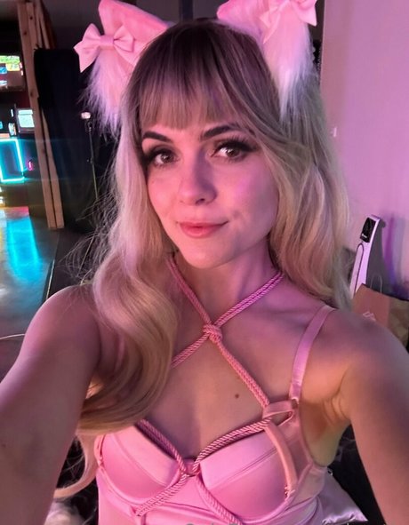 ebony smoking onlyfans nudes img