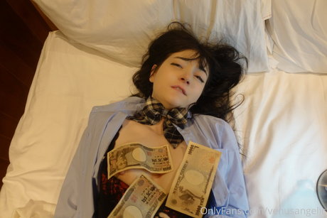 Venus Angelic free star pics