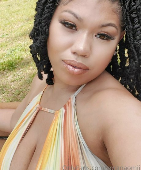 zoranaomii model porn photos