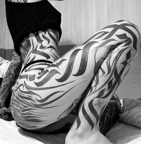 zopferl nude model img