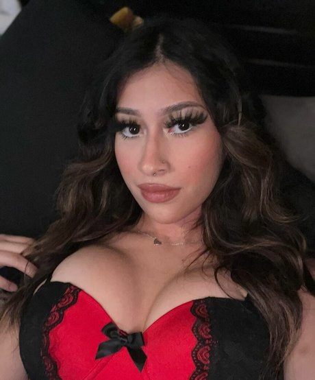 female popular onlyfans sexy nude images