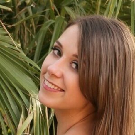 Zoey Laine naked model images