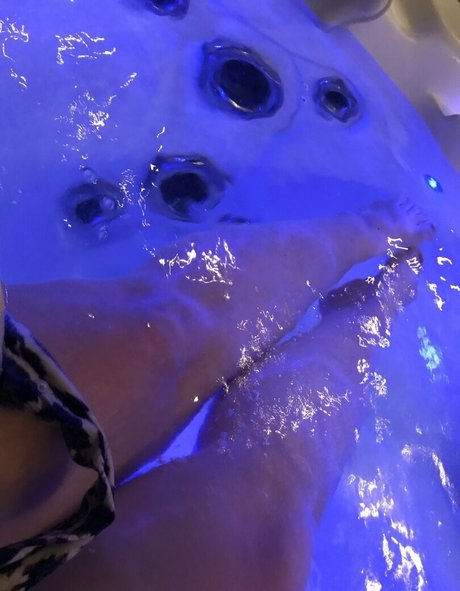 zoeykatexo2 pornstar pretty photos