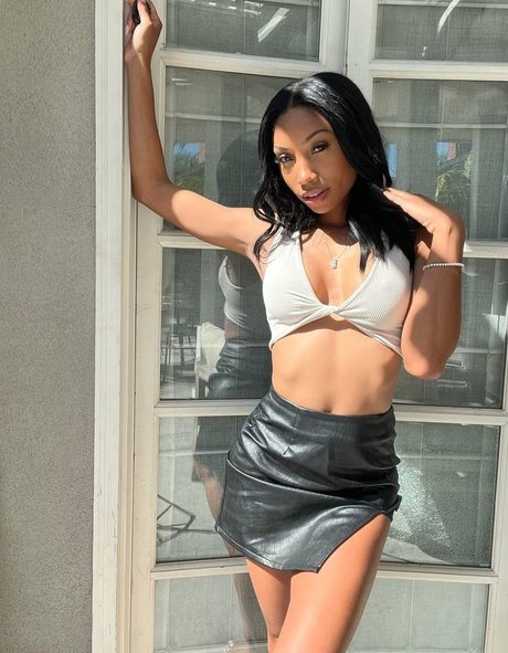 zoeyjay star naked pic